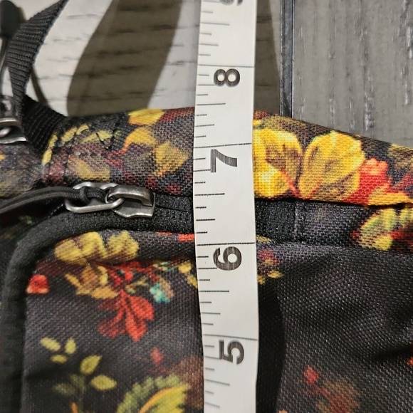 Nike SB Floral Crossbody Bag - Picture 6 of 6